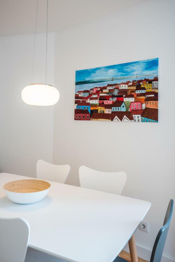 Sunshine House - Exclusive Apartment - Home By The Castle Lisbon Bagian luar foto